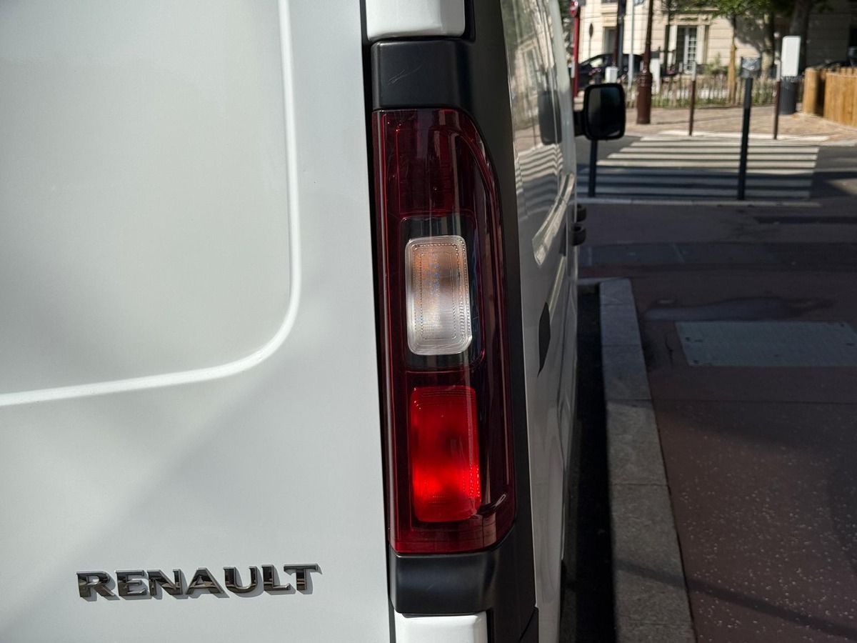 RENAULT Trafic III (2) FOURGON L2H1 2.0 DCI 1300 120