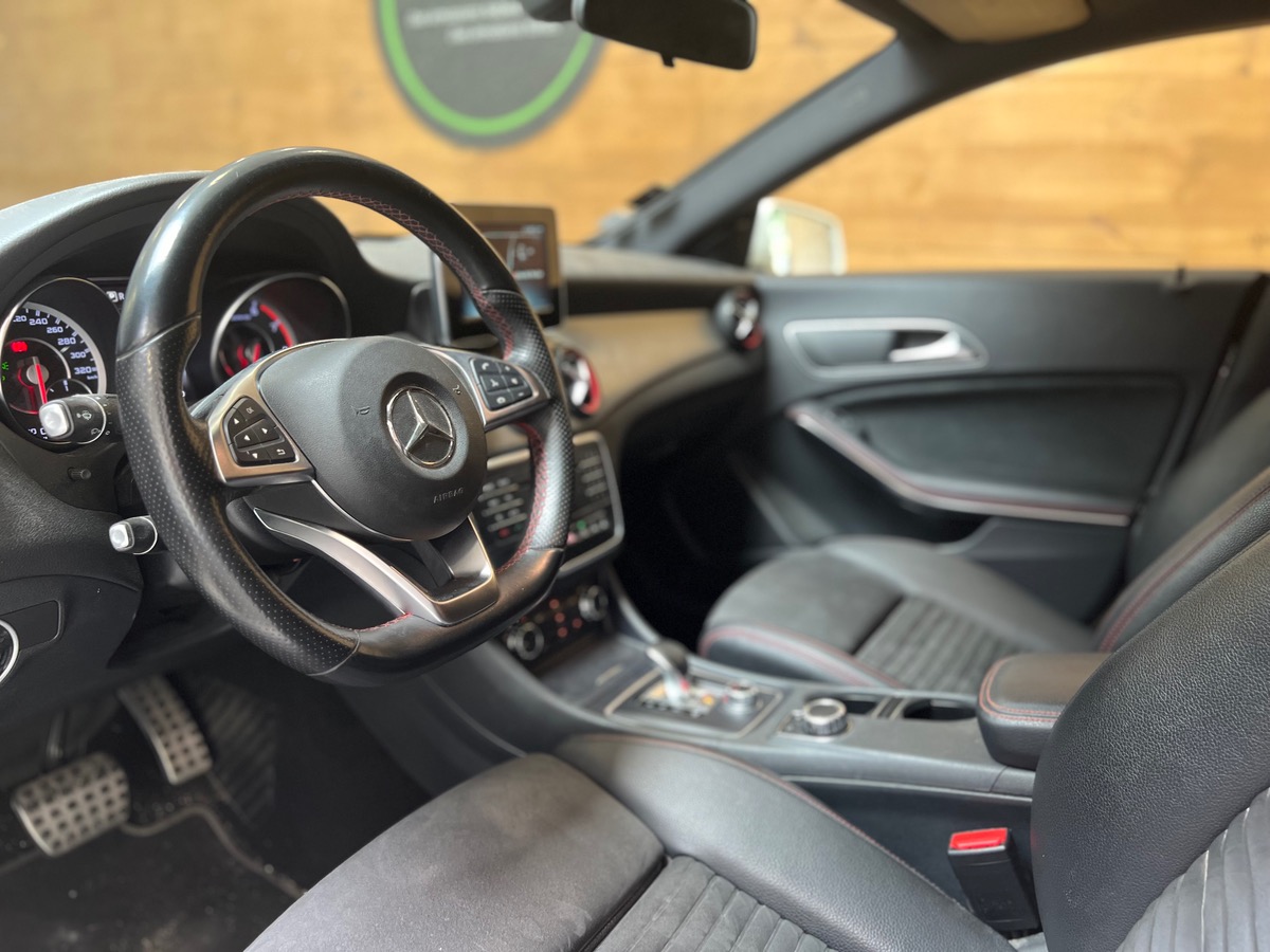 Mercedes-Benz CLA 45 AMG 4MATIC // ENTRETIEN FULL MERCEDES