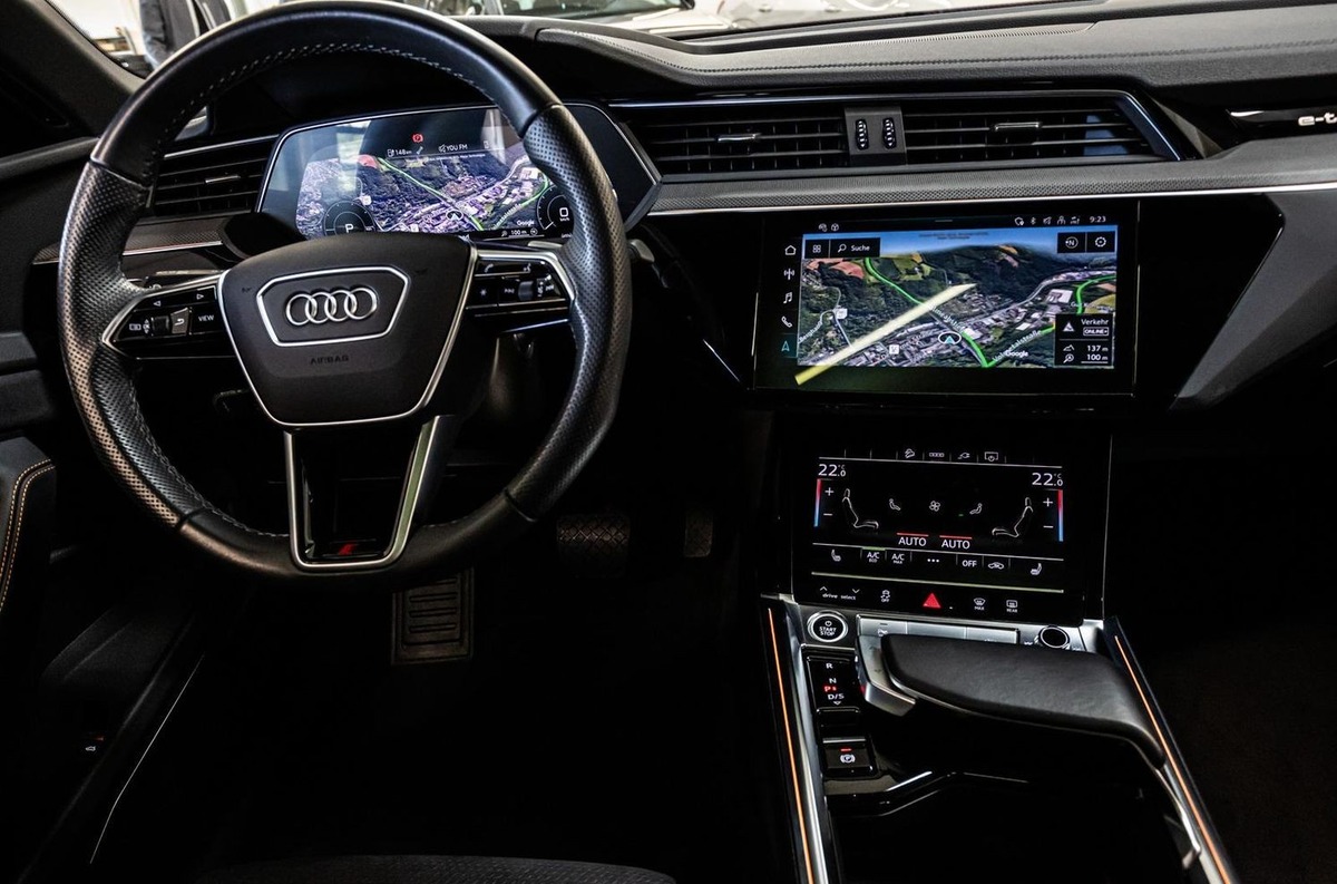 Audi e-tron Sportback 55 408ch S Line e-quattro Pack Black Edition