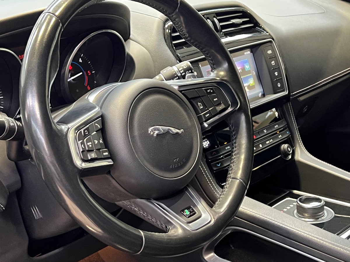 Jaguar F-Pace 2.0 AWD 180CV R-SPORT f