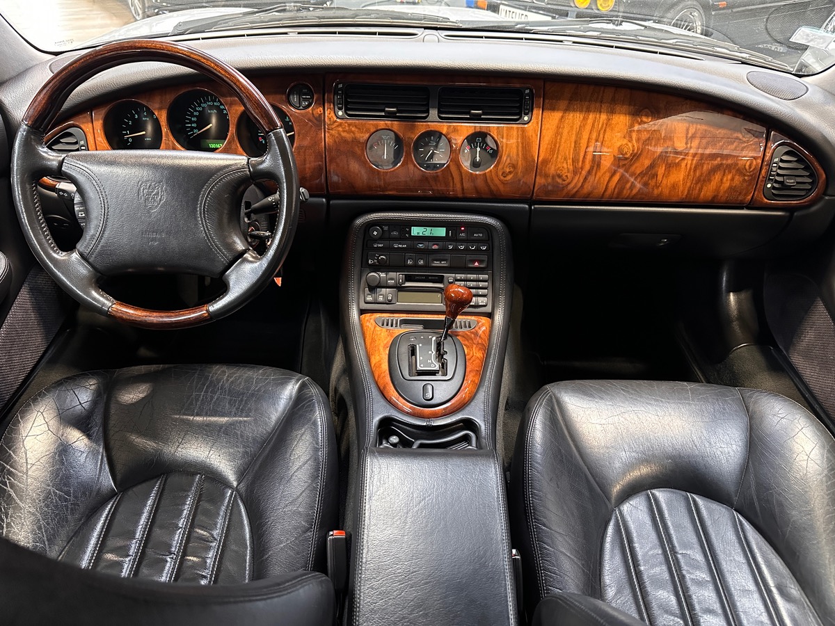 Jaguar XK8 Coupe 4.0i V8