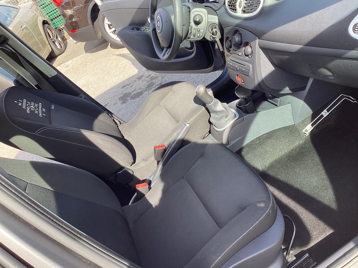 RENAULT Clio 1.2 Authentique