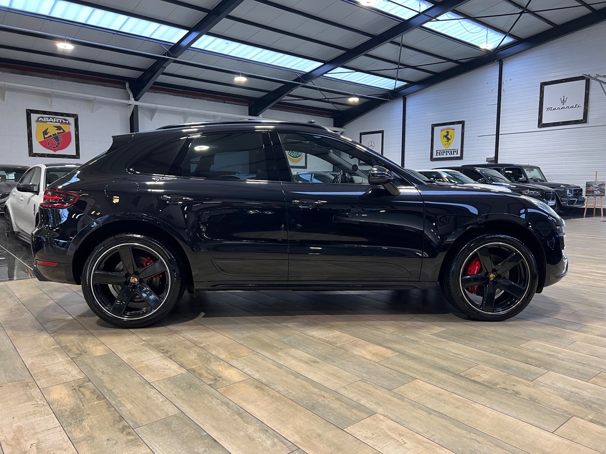 Porsche MACAN TURBO 3.6 V6 400CV TO/ACC/CHRONO/BOSE/ATTELAGE ELEC