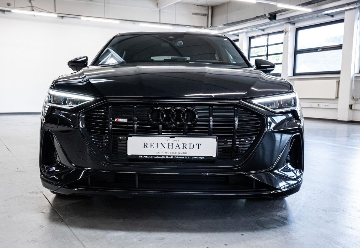 Audi e-tron Sportback 55 408ch S Line e-quattro Black Edition Bang&Olufsen Toit ouvrant