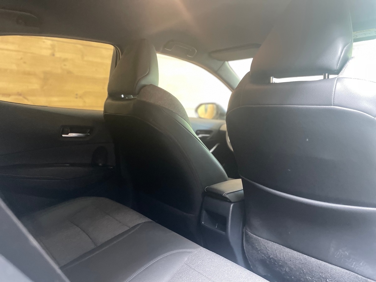 Toyota Corolla 1.8 FULL-Hybride design