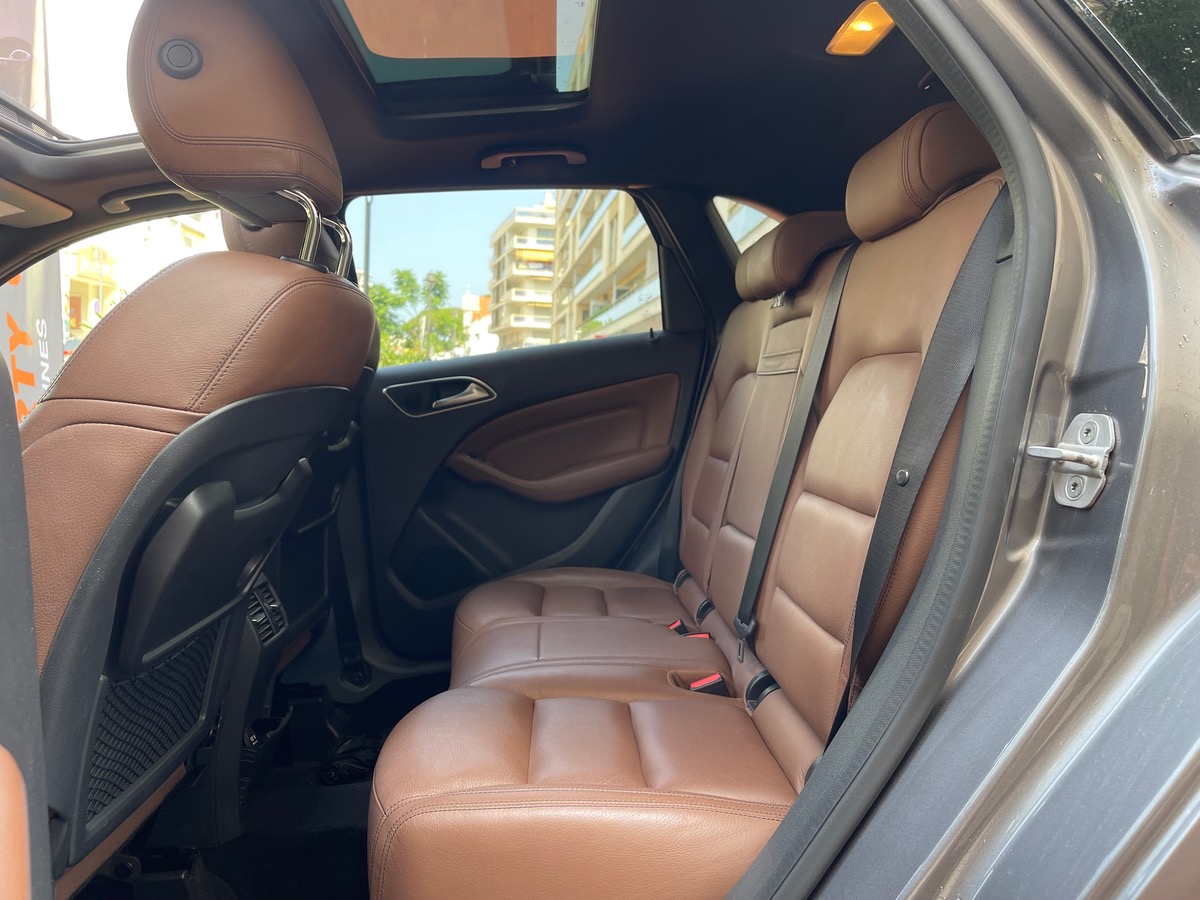 Mercedes Benz CLASSE B 200 i 156 cv / Toit Ouvrant / Caméra de recul / GPS / Harman Kardon