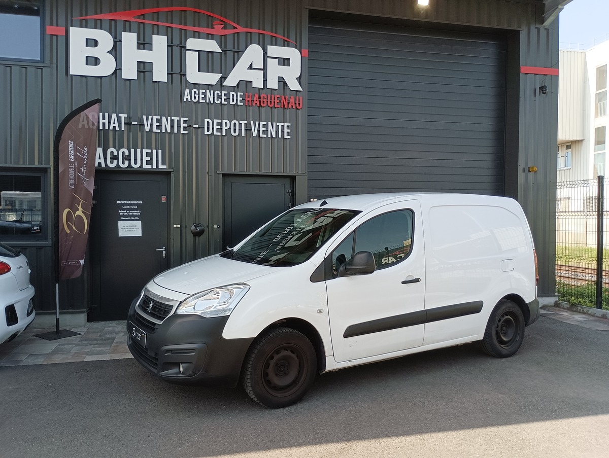 Image: Peugeot Partner 1.6 HDI 100CV Pack navigation caméra régulateur clim attelage Bluetooth