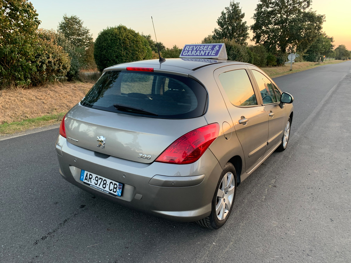 Peugeot 308 1.6 hdi 110CV 129574KM