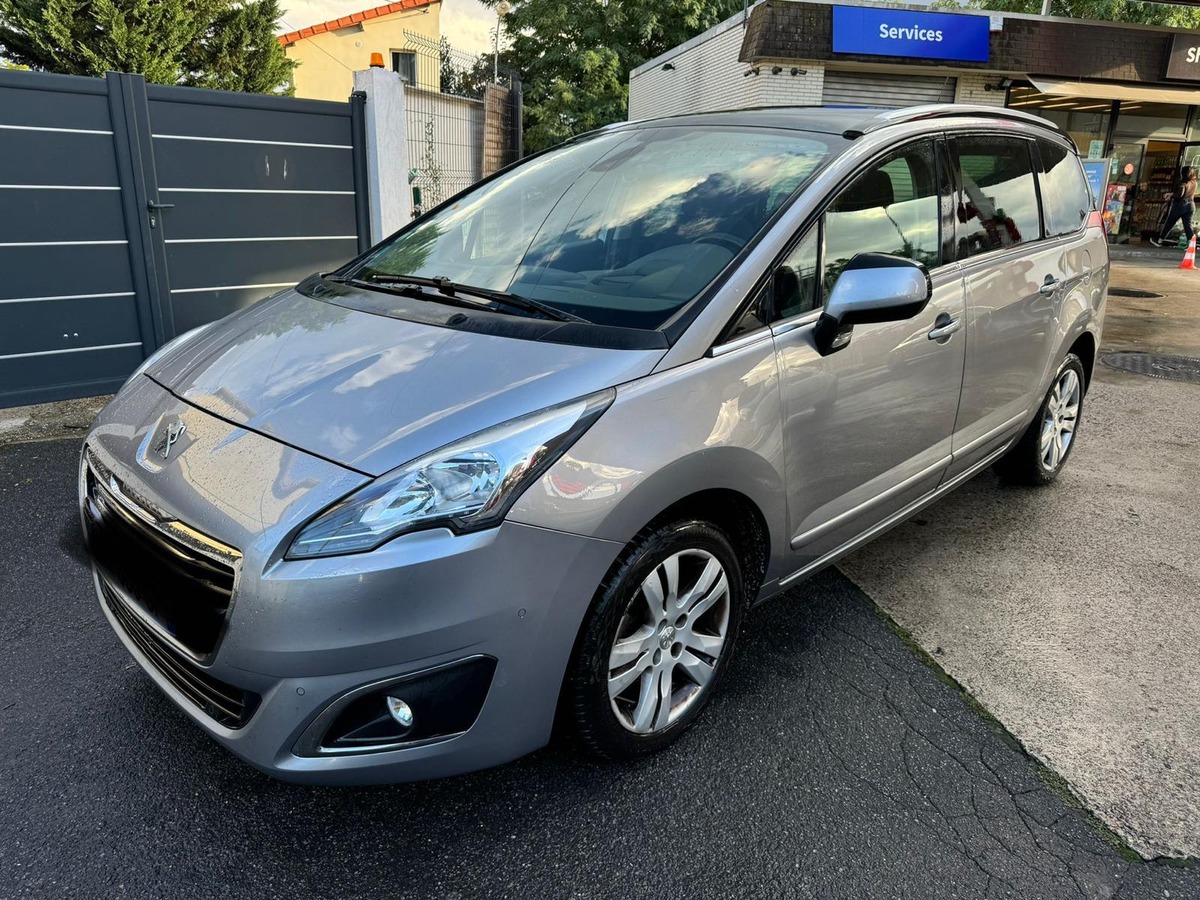 Peugeot 5008 PHASE 2 1ERE MAIN SUIVI FACTURE 7 PLACES TOIT PANO