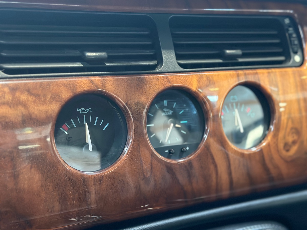 Jaguar XK8 Coupe 4.0i V8