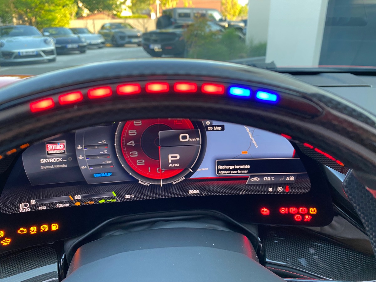 Ferrari SF90 SPIDER / TVA / 1ERE MAIN / 300 KMS