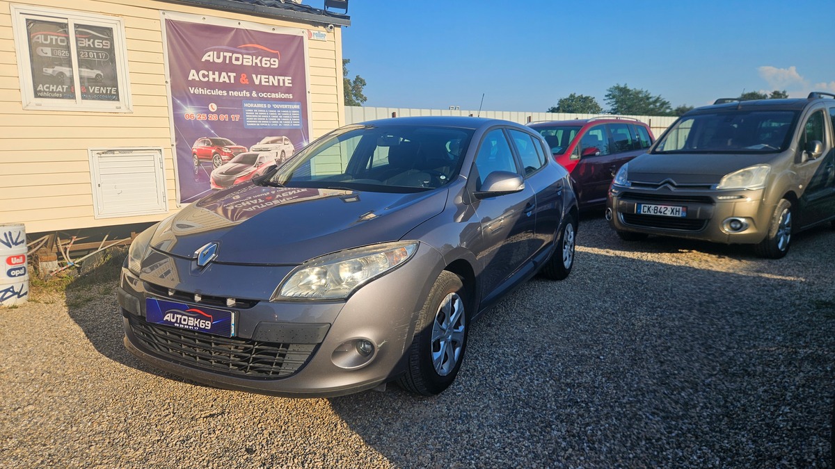 RENAULT Megane iii 1.6 TCE 16V AUTHENTIQUE