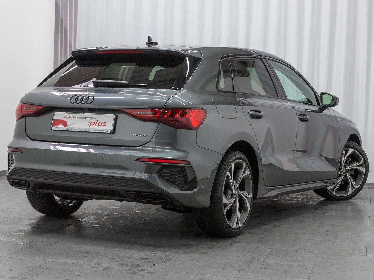 Audi A3 Sportback IV 40 TDI 200ch S line quatro gris daytona
