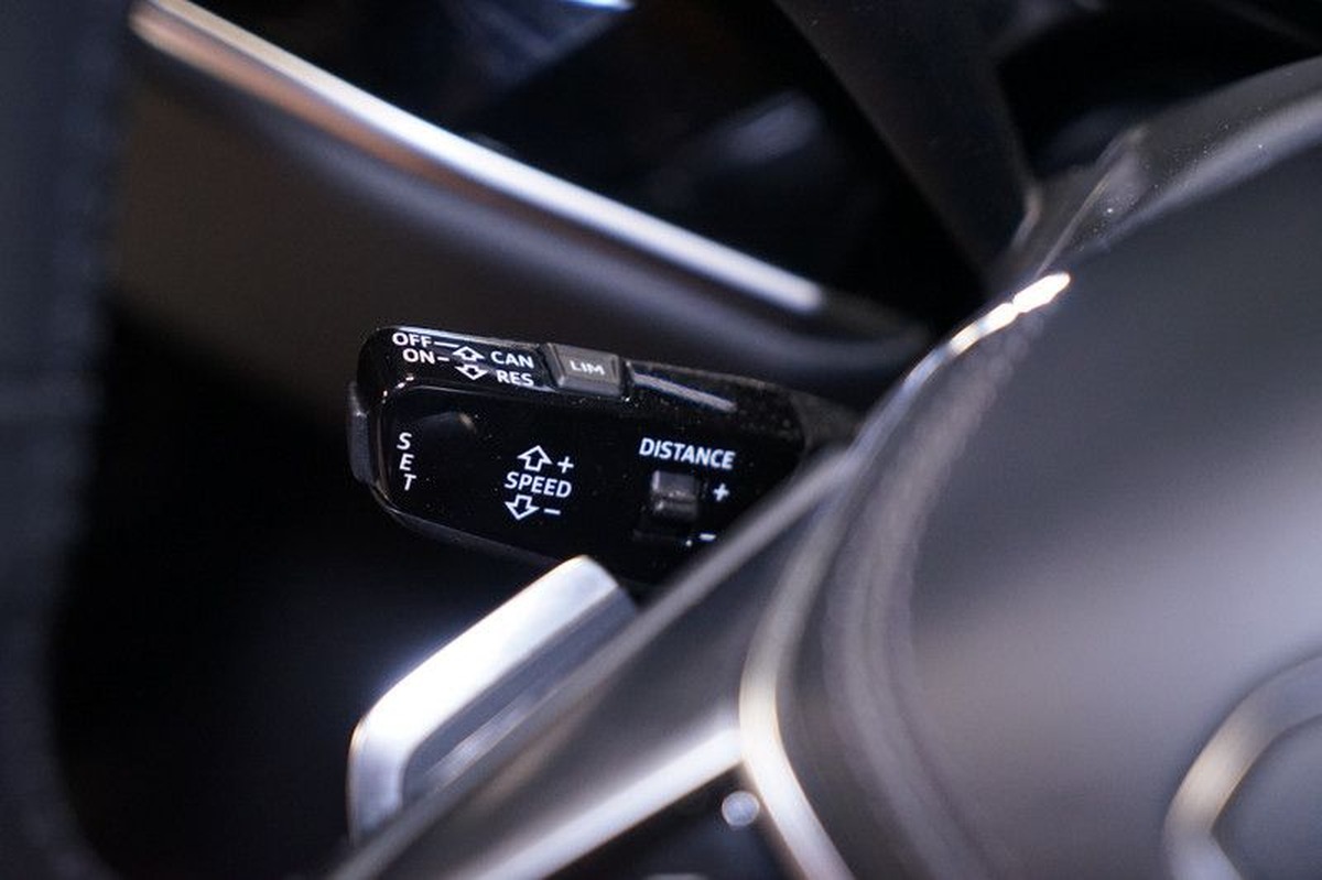 Audi A8 50 TDI 286ch Avus quattro tiptronic 8 B&O Toit ouvrant Caméra 360