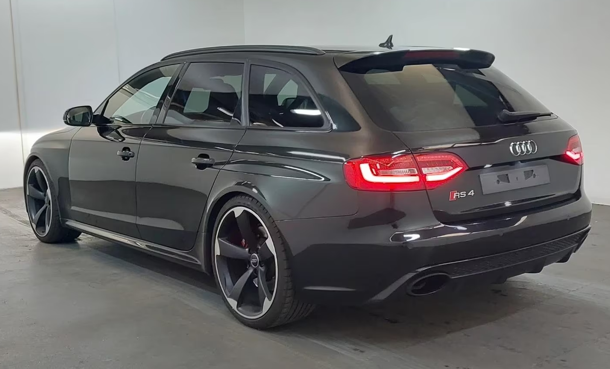 Audi RS4 Avant IV 4.2 V8 FSI 450ch quattro S tronic 7 Bang&Olufsen Toit ouvrant Caméra