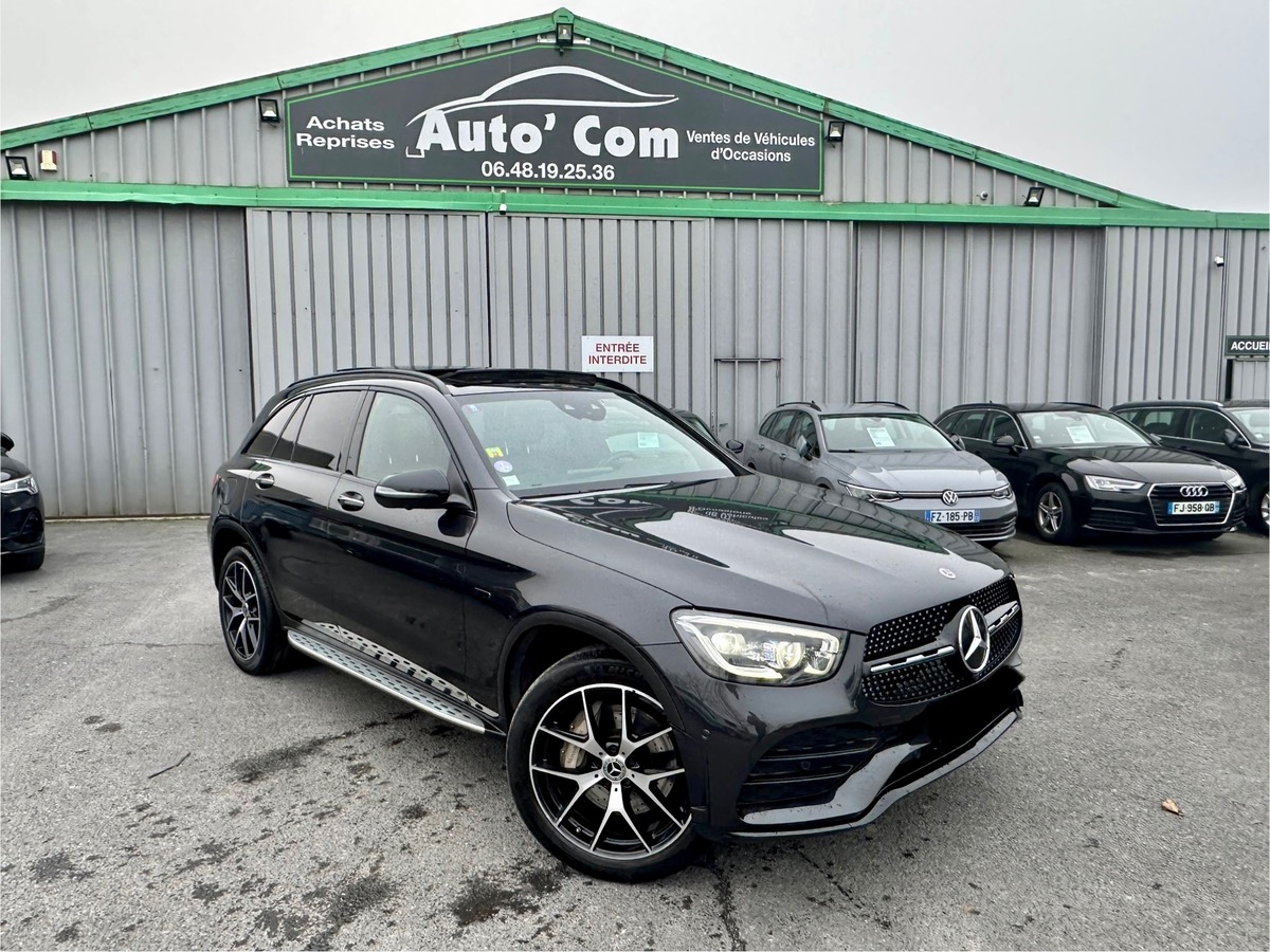 Mercedes Benz GLC 300 de 4 MATIC AMG LINE + TOIT OUVRANT ET ATTELAGE