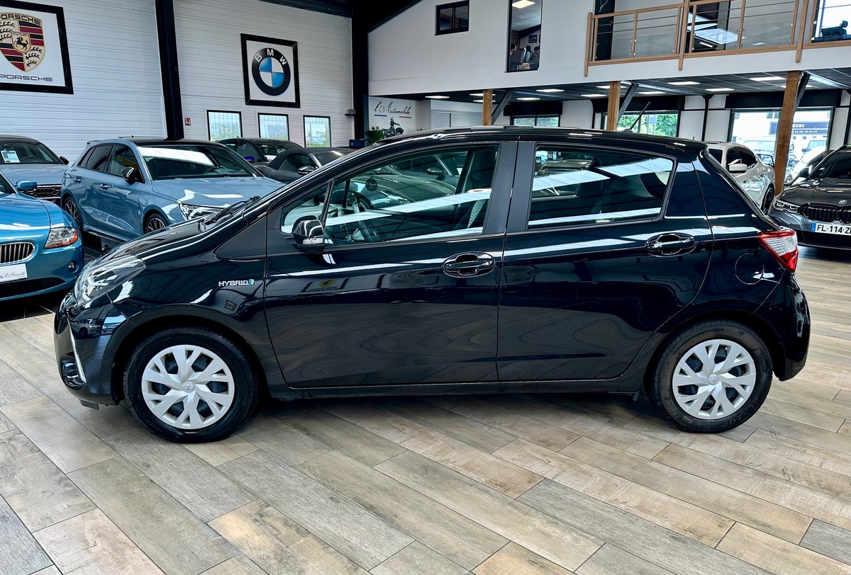 Toyota Yaris III (2) Hybrid 100H Dynamic 5P BVA