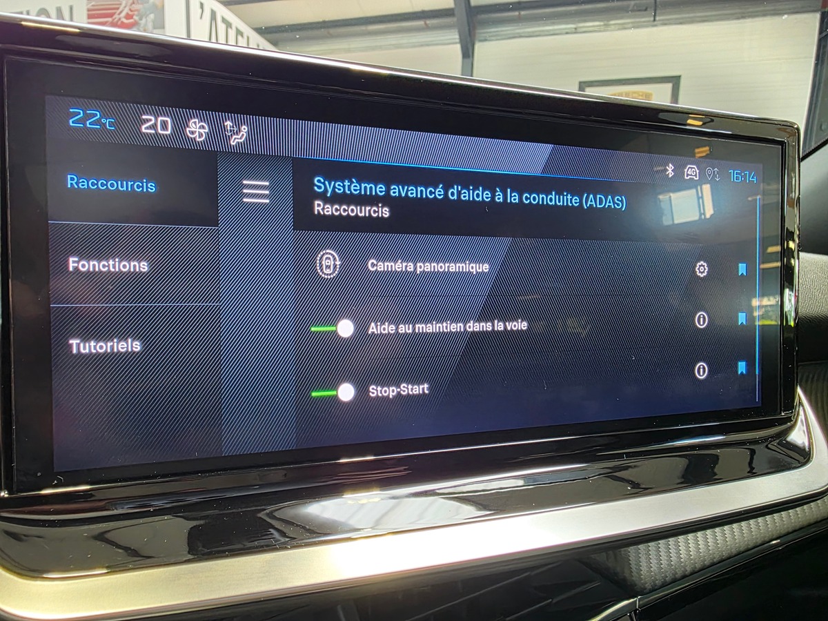 Peugeot 2008 II 130CH ALLURE BVA // ATTELAGE