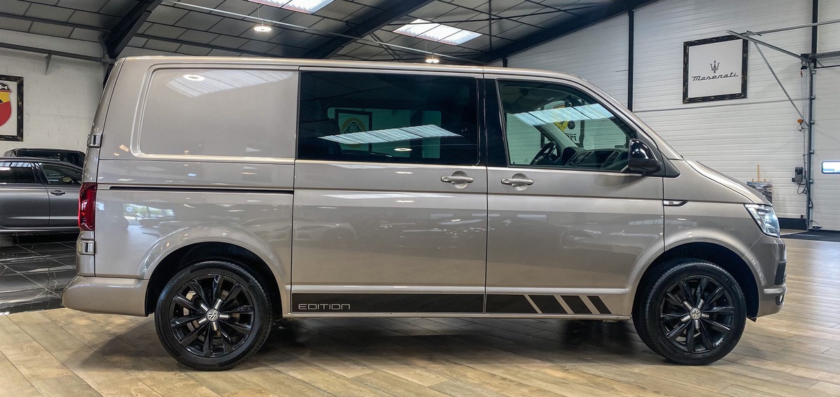 Volkswagen Transporter T6 150 PROCAB 6P EDITION