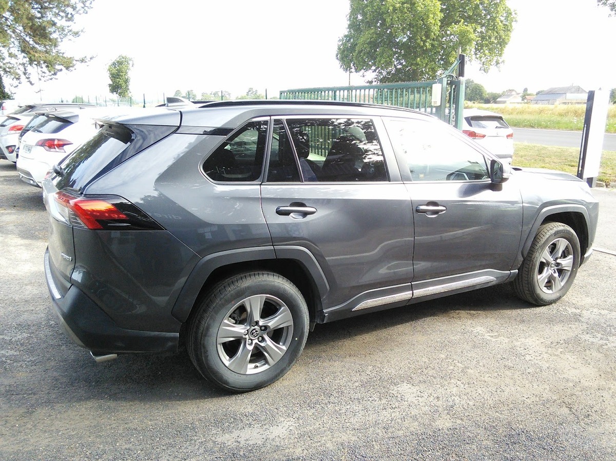 Toyota RAV4 V 2.5 VVT-iE 16V 218 Hybrid 2WD E-CVT 177 cv Boîte auto