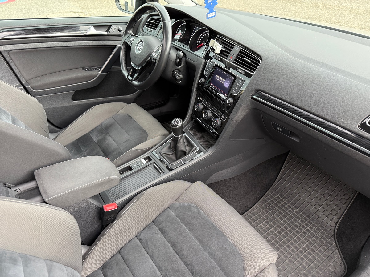 Volkswagen Golf VII 1.4 TSI BlueMotion S&S 122 cv CARAT ,Toit ouvrant, Suivi Complet