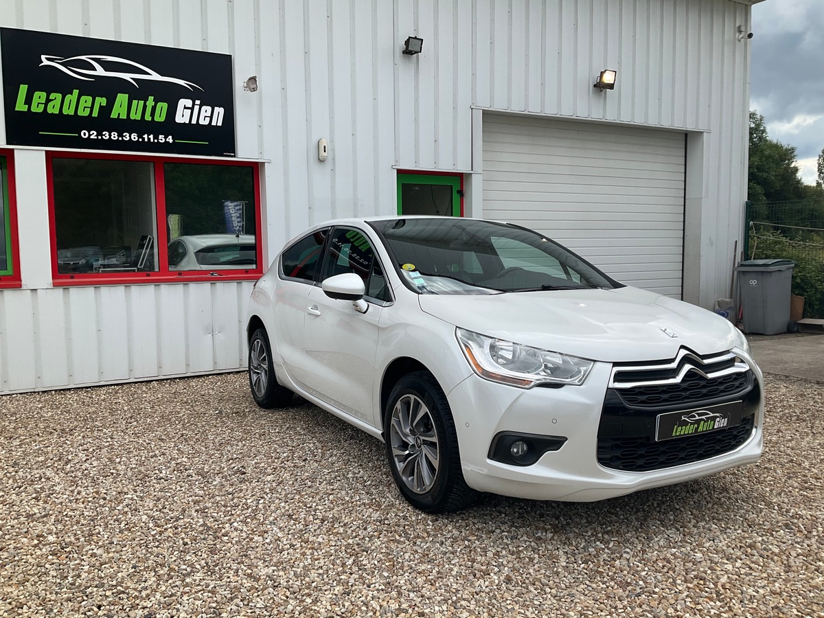 Citroen DS4 1.6 HDI 110 CH SO CHIC 1ERE MAIN