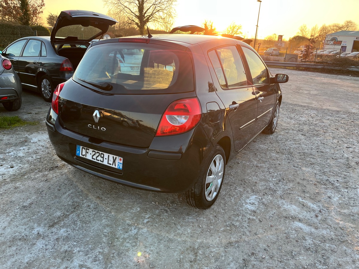 RENAULT Clio 1.5 dci