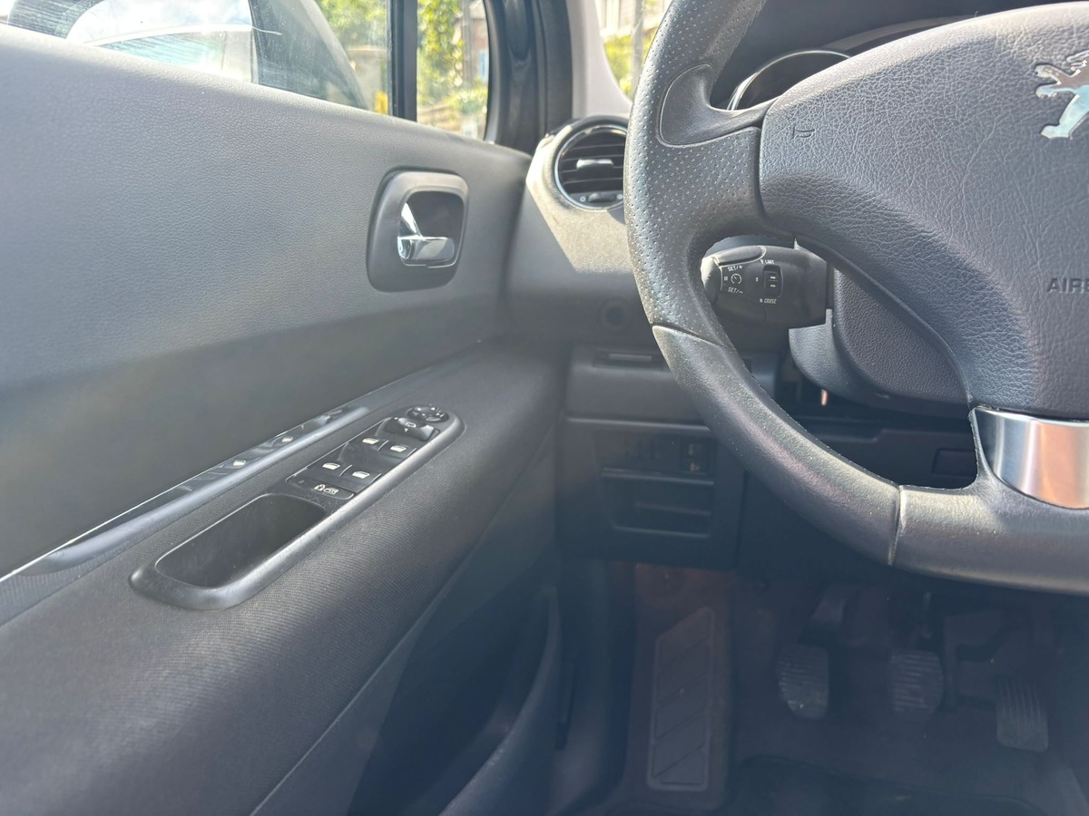 Peugeot 3008 2.0 HDI Premium Pack - ATTELAGE - DISTRIBUTION NEUVE - GARANTIE