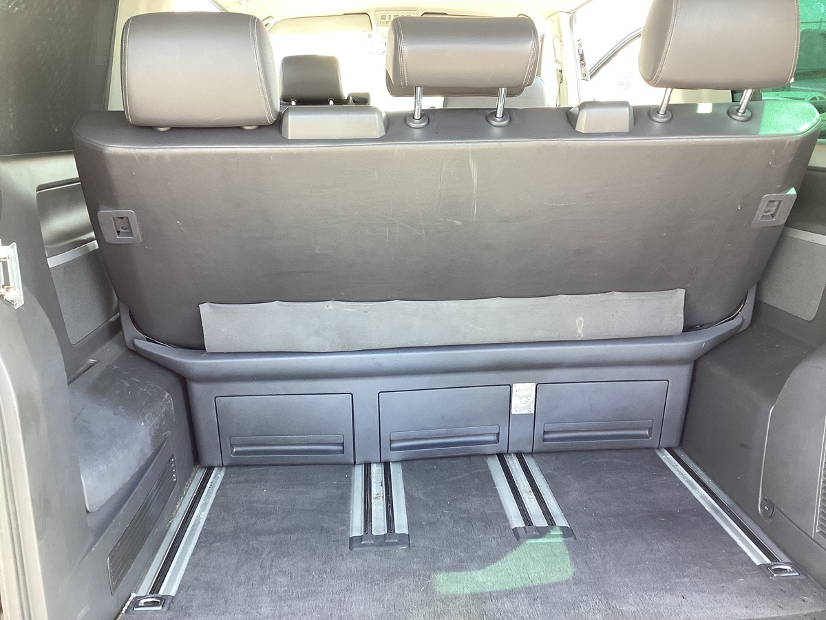 Volkswagen T5 Multivan 2.5 TDI Highline   7 places