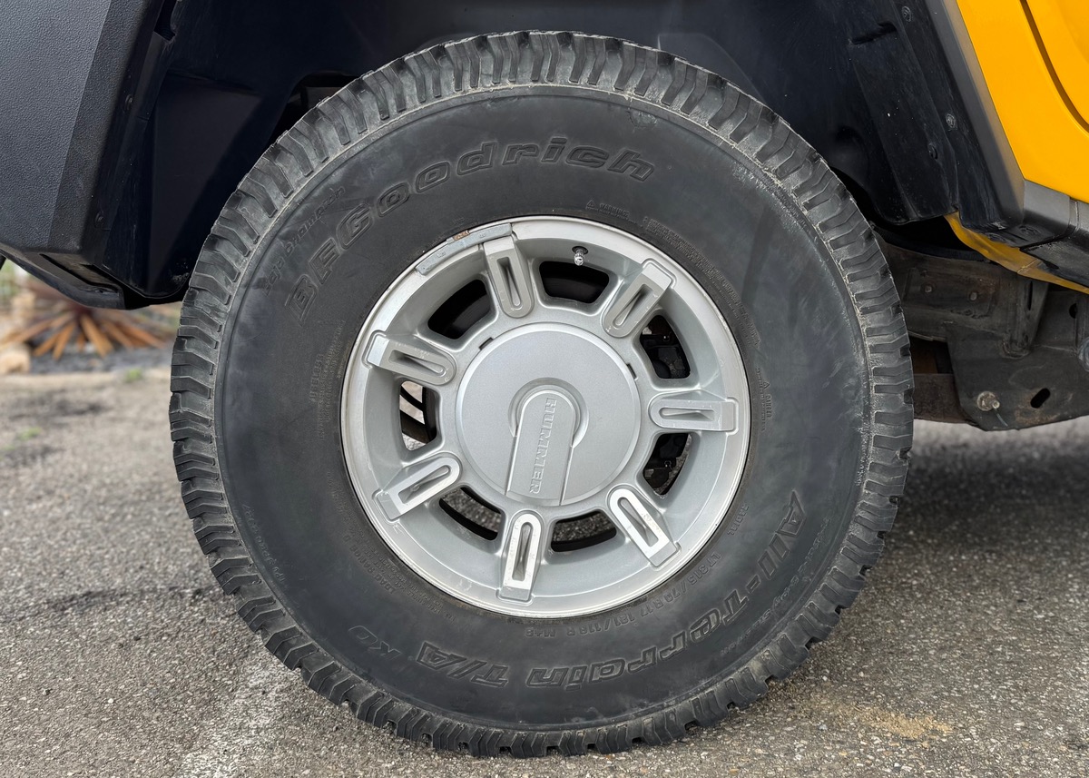 Hummer H2 6.0 V8 BVA