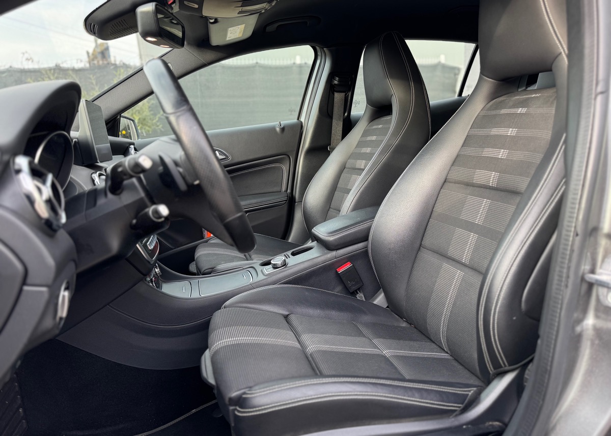 Mercedes-Benz GLA (2) 180 SENSATION 7G-DCT