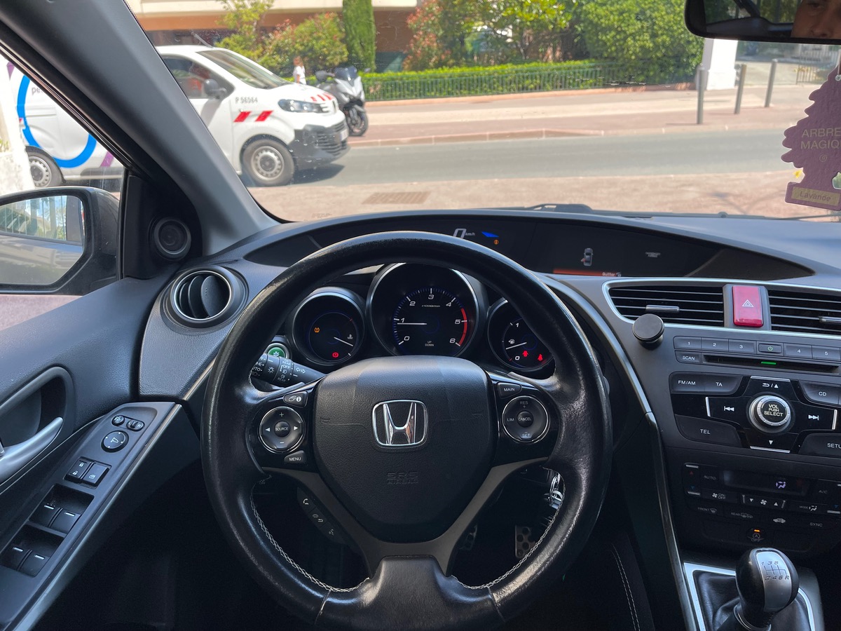 Honda Civic 1.6 dtec 120 CV / 5 Portes / Caméra / Jantes