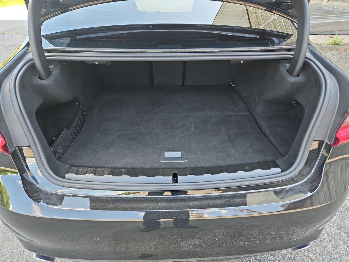 Bmw Série 3 330E SPORTLINE - GARANTIE 12 MOIS
