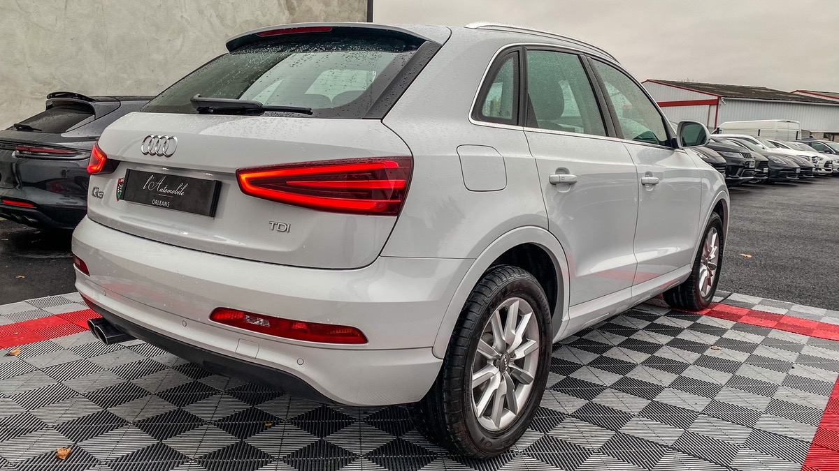 Audi Q3 2.0 TDI 140 BUSINESS LINE