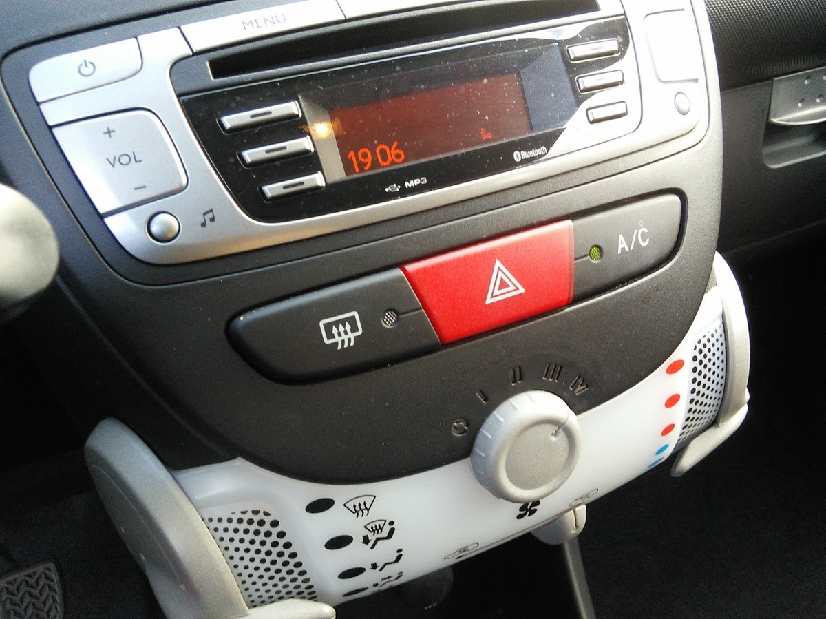 Toyota Aygo 1.0 68 CV 5 PORTES  CLIM