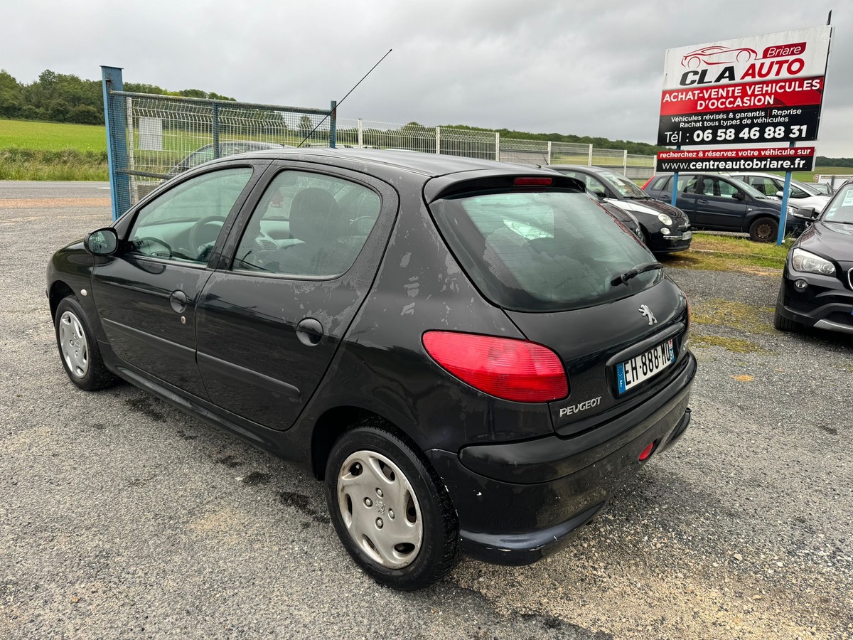 Peugeot 206 1.4 hdi 70cv 195002kms bon état 