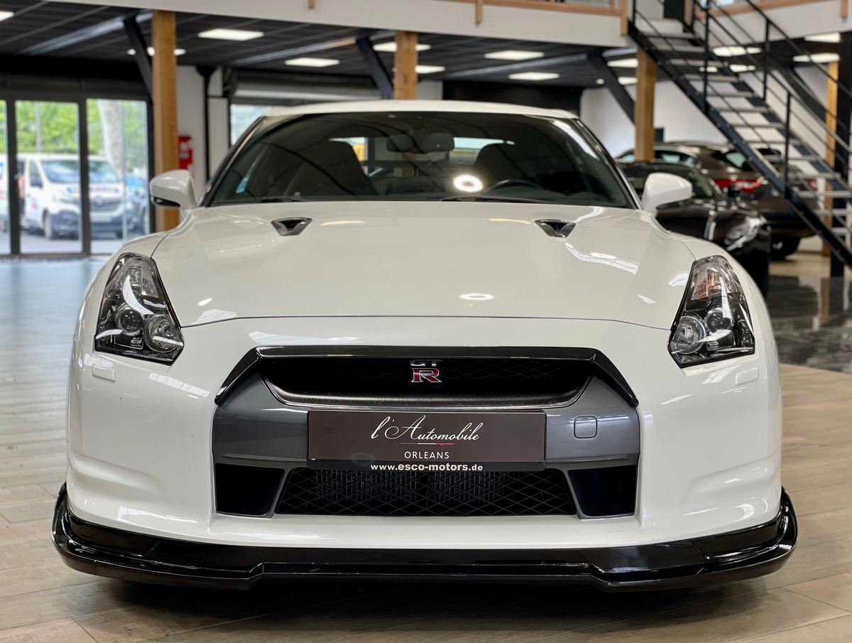 Nissan GT-R 3.8 V6 485 Black Edition 4WD b