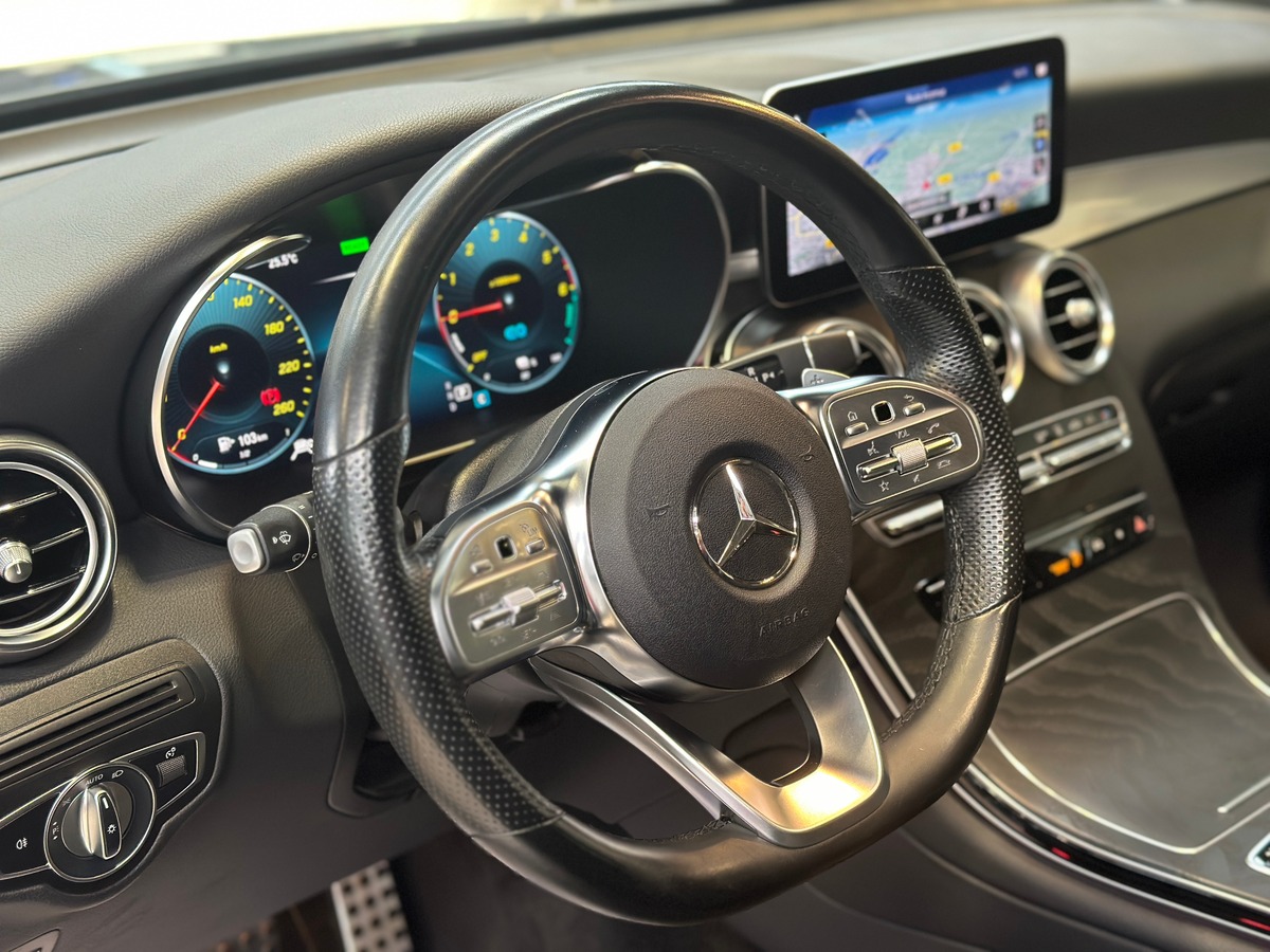 Mercedes-Benz GLC 300 DE 194 + 122 cv AMG LINE 4MATIC / BURMESTER / ATTELAGE / TOIT PANO / 1ERE MAIN