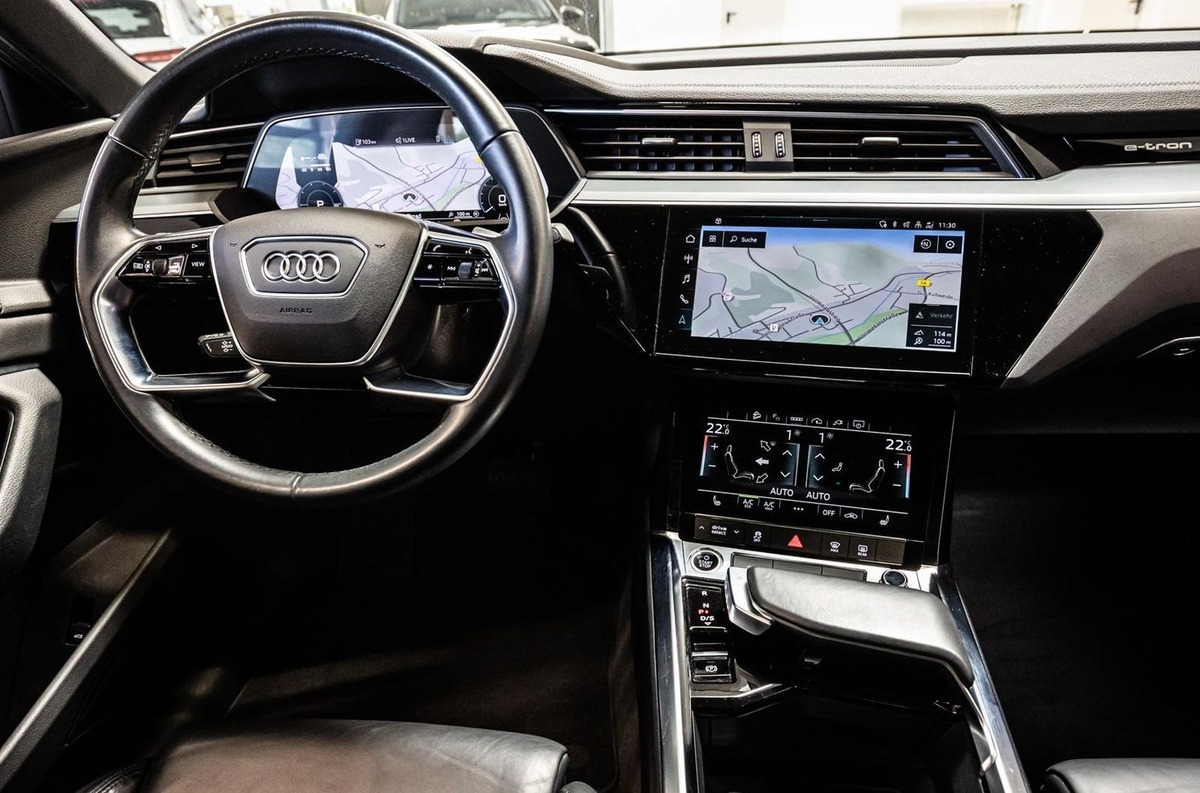 Audi e-tron Sportback 55 408ch S Line e-quattro Toit ouvrant