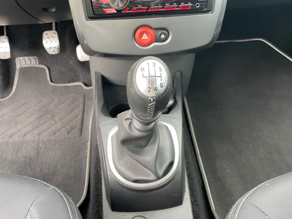 RENAULT Clio III RS 2.0L 200