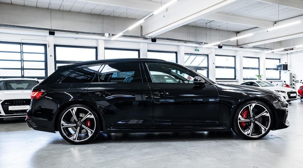 Audi RS4 Avant V 2.9 V6 TFSI 450ch quattro tiptronic 8