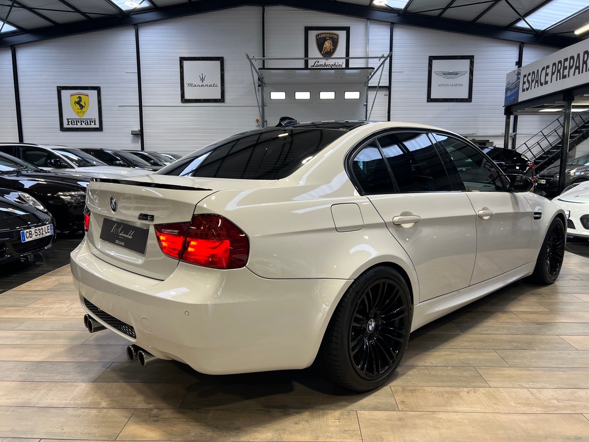 Bmw M3 (E90) SEDAN 5 portes 4.0 V8 420 ch DRIVELOGIC M DCT