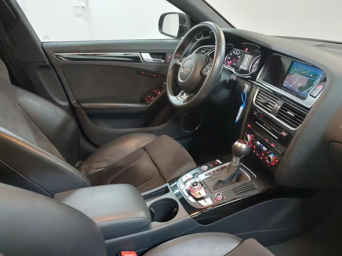 Audi RS4 Avant IV 4.2 V8 FSI 450ch quattro S tronic 7 Bang&Olufsen Toit ouvrant Caméra