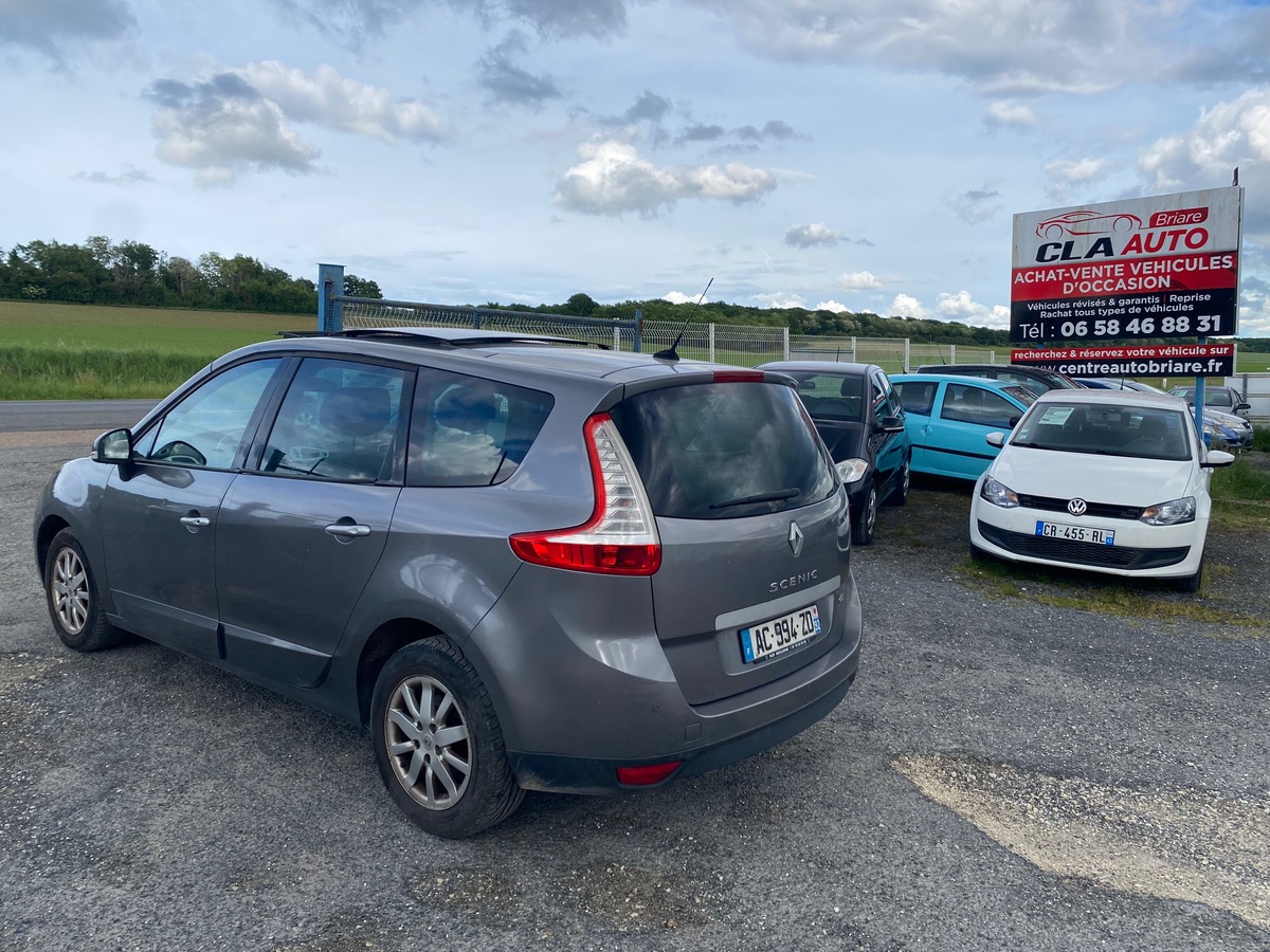 RENAULT Scenic III 3 1.9 dci 130cv 1ere main 200000km toit ouvrant