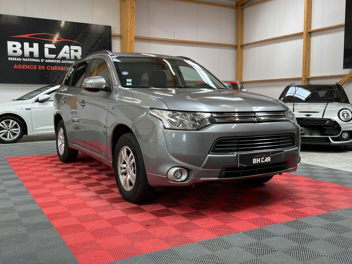 Image: Mitsubishi Outlander PHEV 4WD INSTYLE -- A partir de 287/Mois