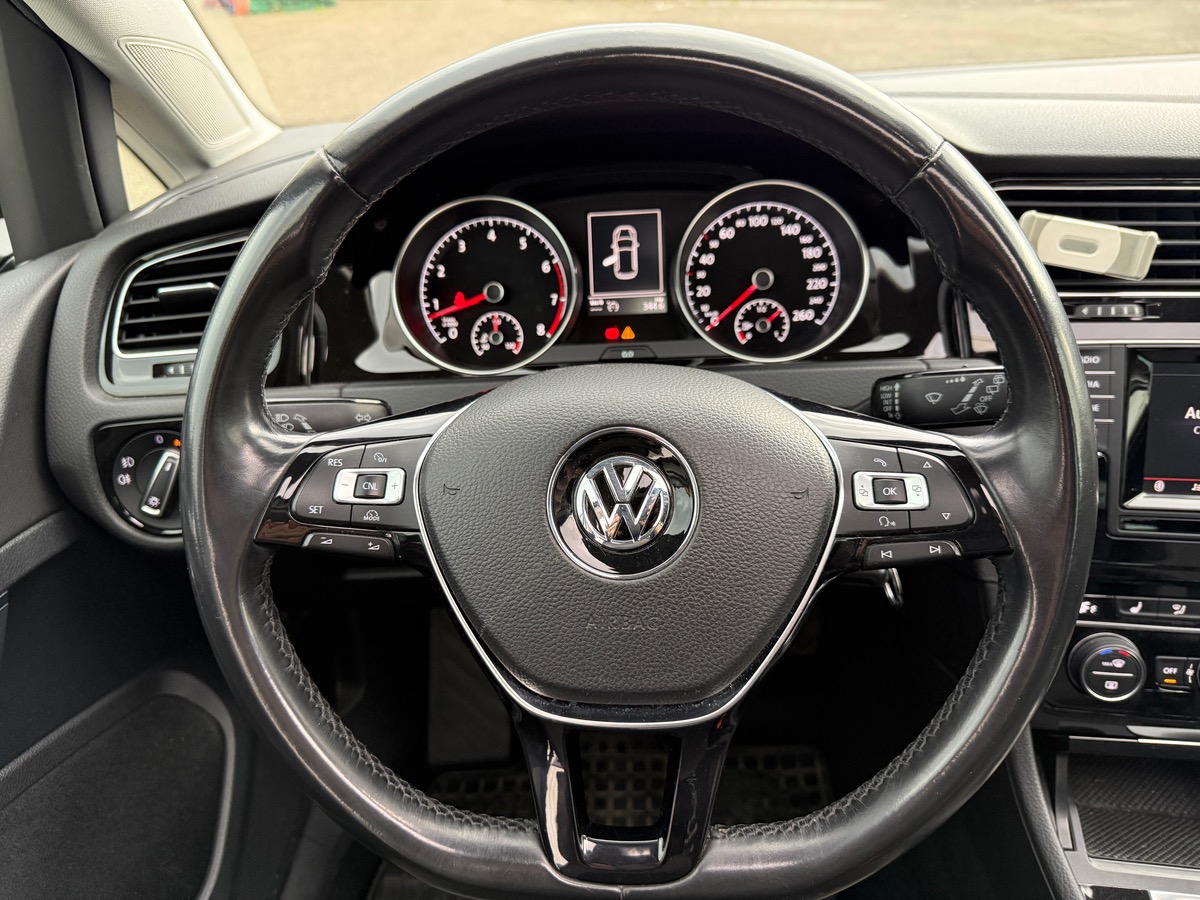 Volkswagen Golf VII 1.4 TSI BlueMotion S&S 122 cv CARAT ,Toit ouvrant, Suivi Complet