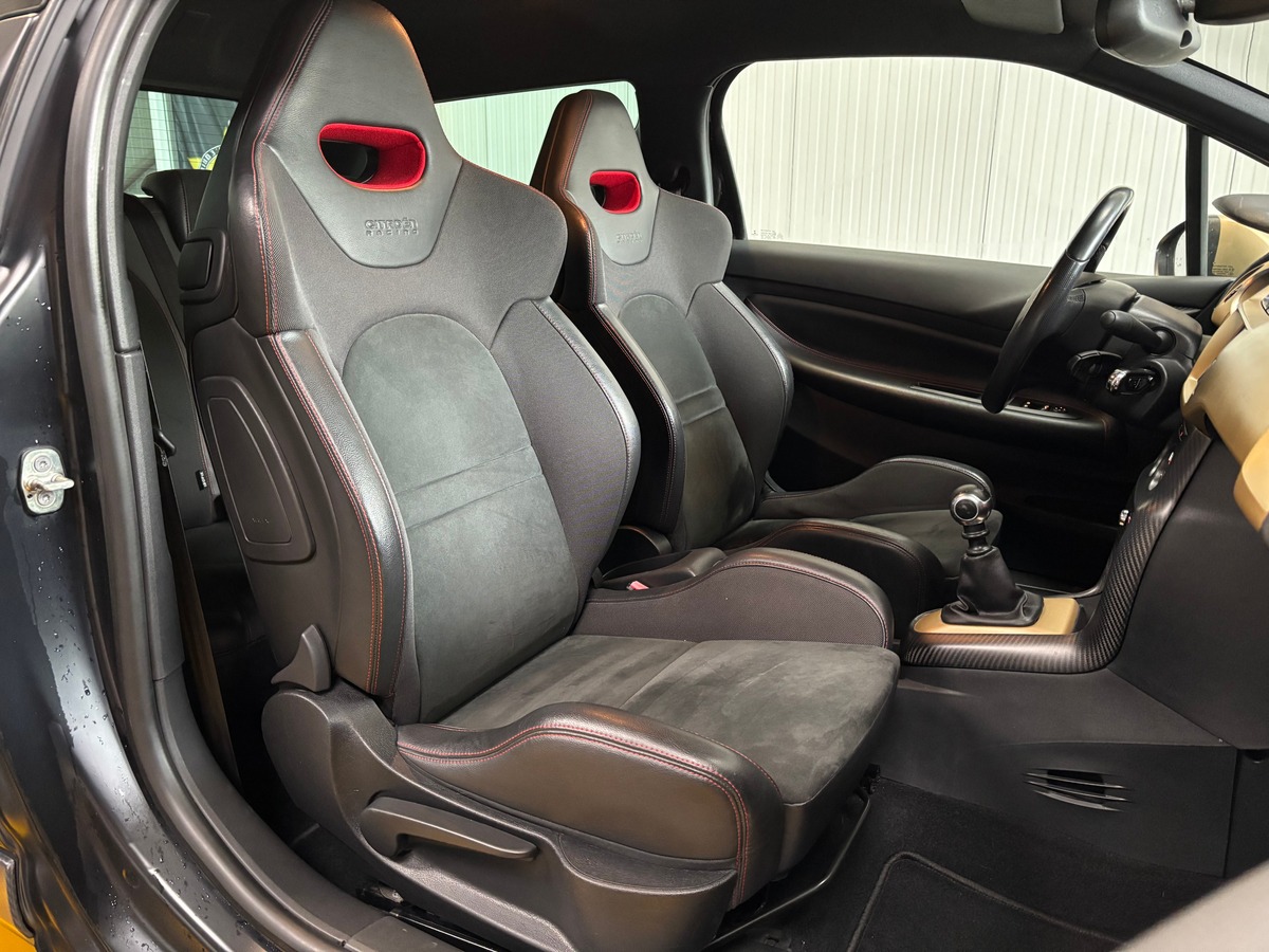 Citroën DS3 1.6 THP 203 RACING GOLD MAT