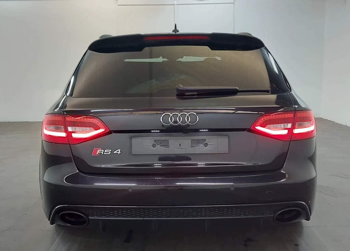 Audi RS4 Avant IV 4.2 V8 FSI 450ch quattro S tronic 7 Bang&Olufsen Toit ouvrant Caméra