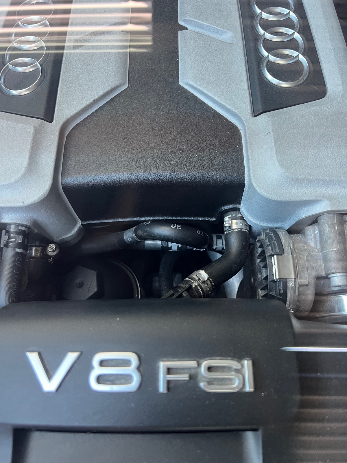 Audi R8 4.2 fsiq fass 1  entretien concessionnaire 