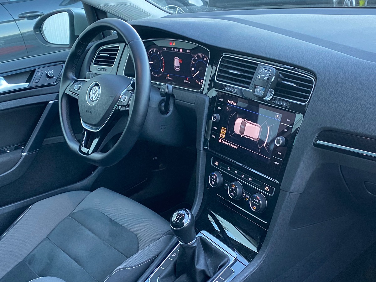 Volkswagen Golf VII 1.5 130 CARAT CAM/CARPLAY  a